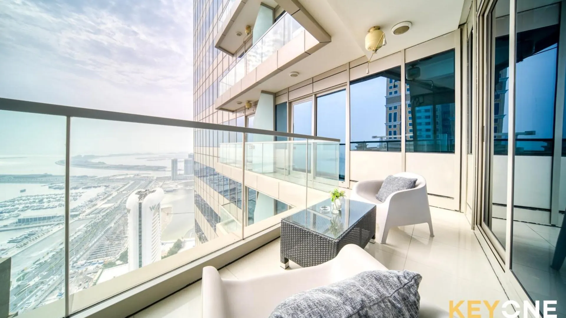 Captivating Sky & Sea Views In Two Bedroom Suite 0*, Dubai