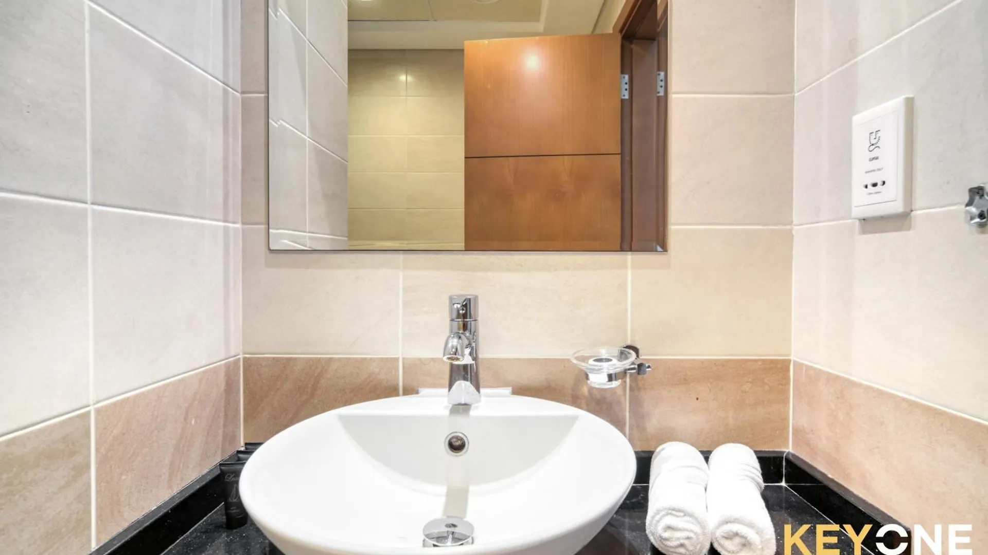 Captivating Sky & Sea Views In Two Bedroom Suite Apartment Dubai