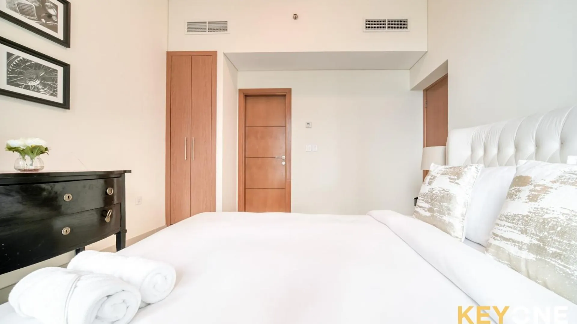 Apartment Captivating Sky & Sea Views In Two Bedroom Suite