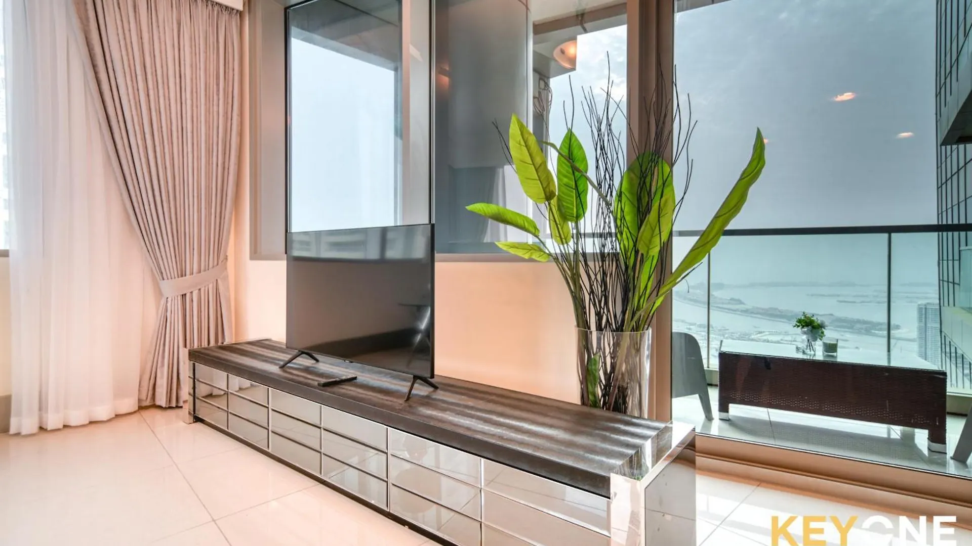 Captivating Sky & Sea Views In Two Bedroom Suite Dubai