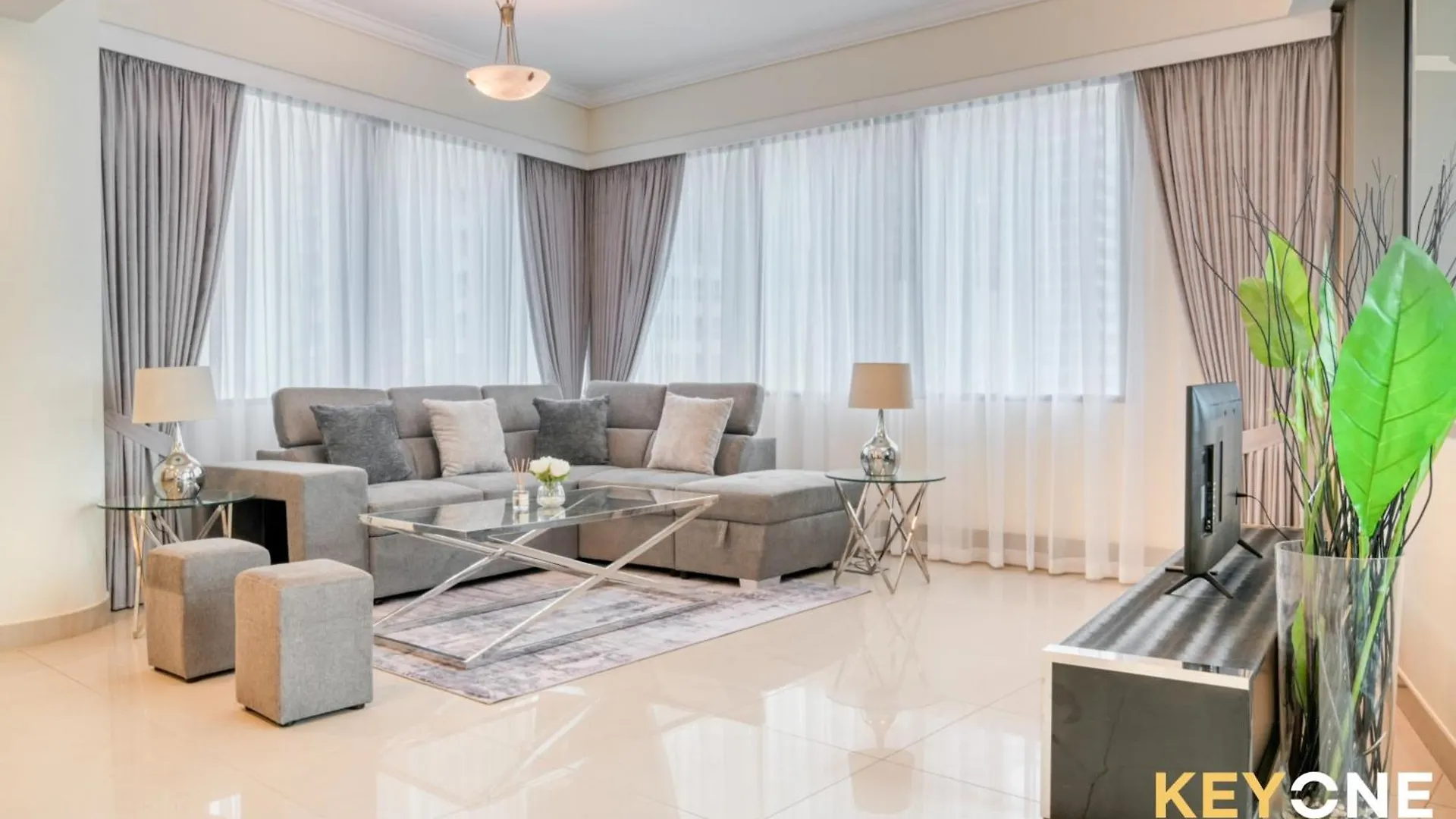 Apartment Captivating Sky & Sea Views In Two Bedroom Suite